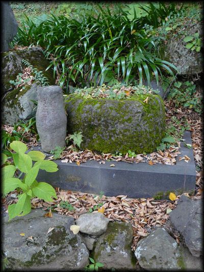 �ŏ�`���͐΁i��������j