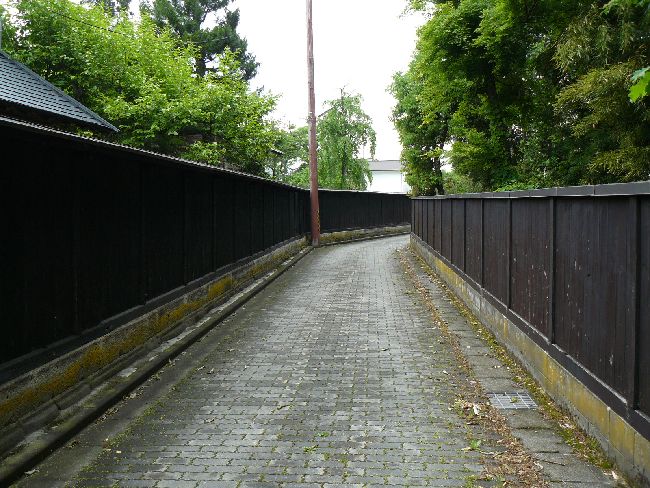 ���q�ƏZ��