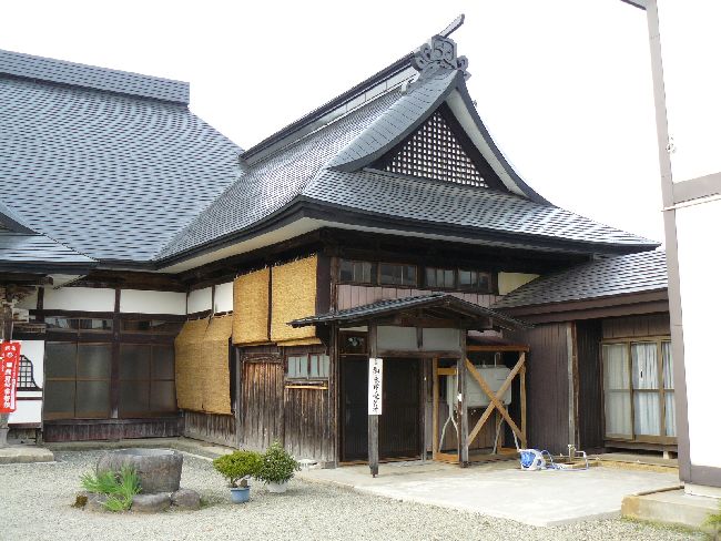 ���m��ω�