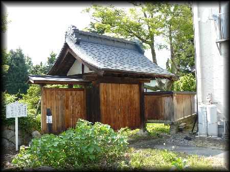 �������