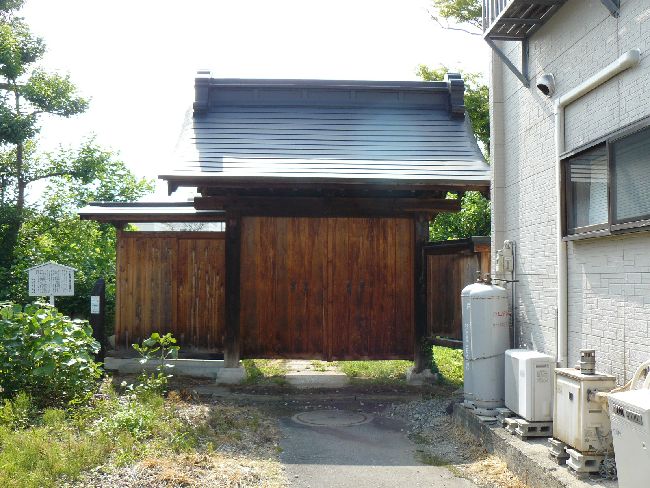 �������