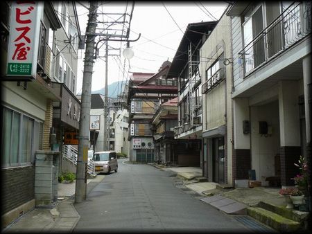 ��������F������