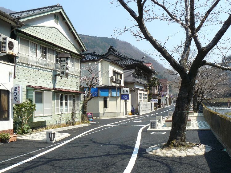 ���C(����)����E����X�i�R�`���߉��s�j