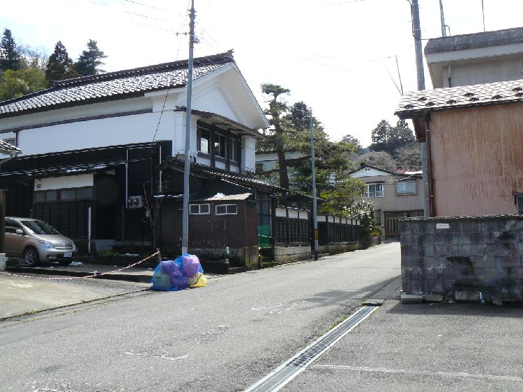 ���c�쉷��E����X�i�R�`���߉��s�j