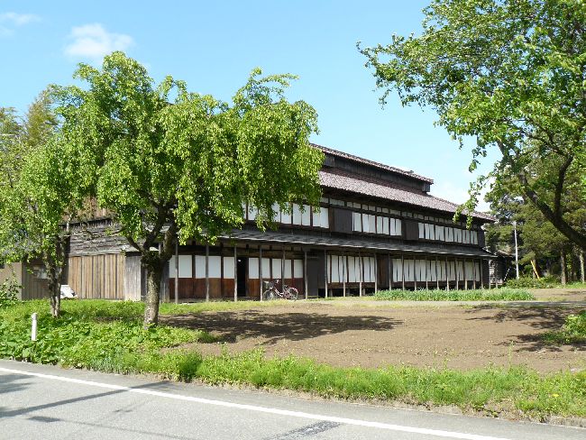 �������J����