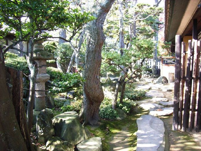 ���{�ԉƖ{�@