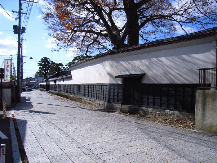 ���{�ԉƖ{�@